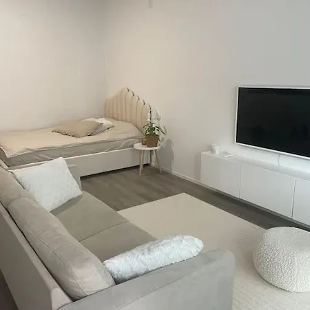 Yksioe Loistavalla Sijainnilla Sekae Yhteyksillae Vantaa Exterior foto