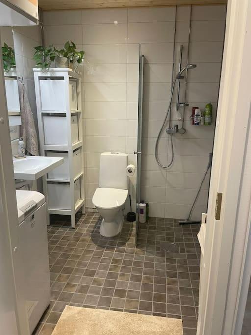 Apartment Yksioe Loistavalla Sijainnilla Sekae Yhteyksillae Vantaa